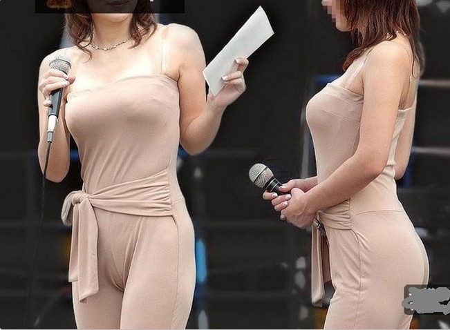 街拍性感學(xué)生妹