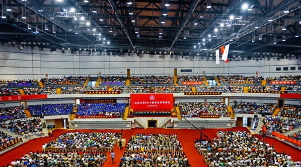 幽默活潑 胸懷天下