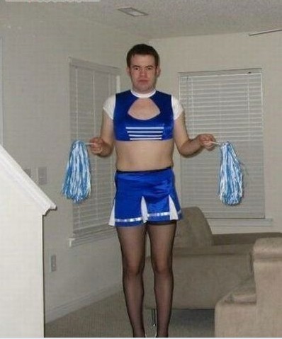 如此打扮，真是走女人的路叫女人無(wú)路可走呀