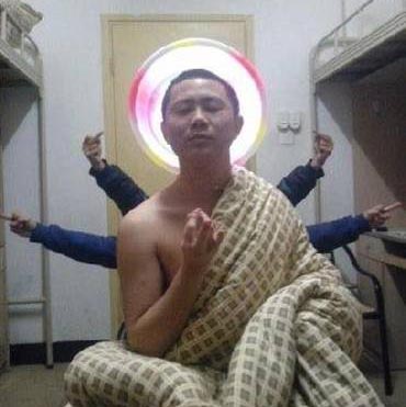 大學(xué)生的奇葩創(chuàng)意千手觀音，真是高手在民間呀