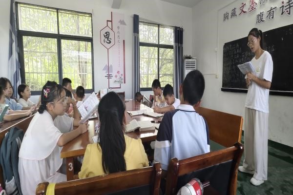 暑期社會實踐：青春健康同伴社開展預(yù)防艾滋病同伴教育課程