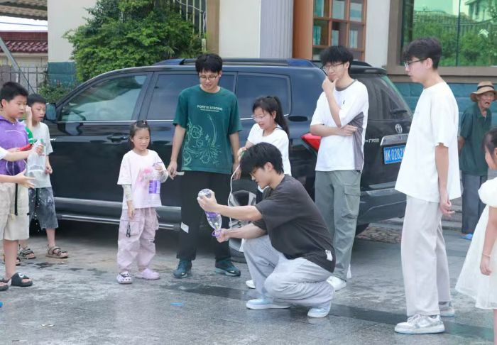 中國計(jì)量大學(xué)2025“微光致遠(yuǎn)”實(shí)踐之科技節(jié)：科技流觴滋沃土，童心筑夢(mèng)賦新村