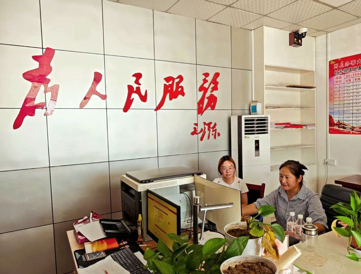 淮師學(xué)子三下鄉(xiāng)：藍(lán)圖繪就店集村，支書細(xì)說(shuō)振興路