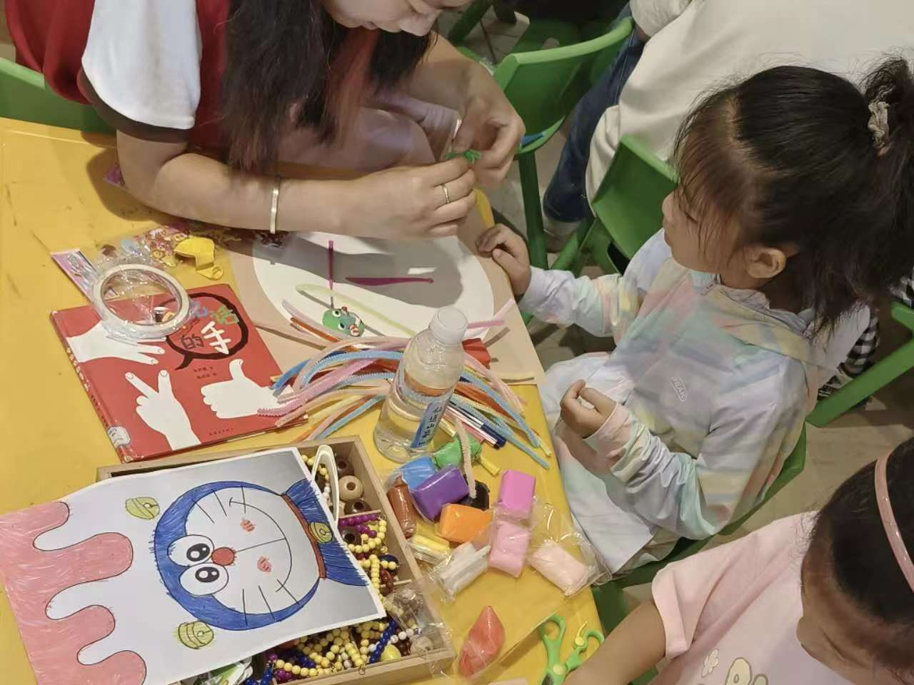 星空奇遇，創(chuàng)意無限 ——“一米陽光”志愿服務(wù)隊紫色板塊手工活動紀(jì)實