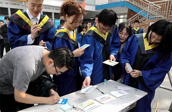 滿(mǎn)足畢業(yè)生一個(gè)小小愿望？